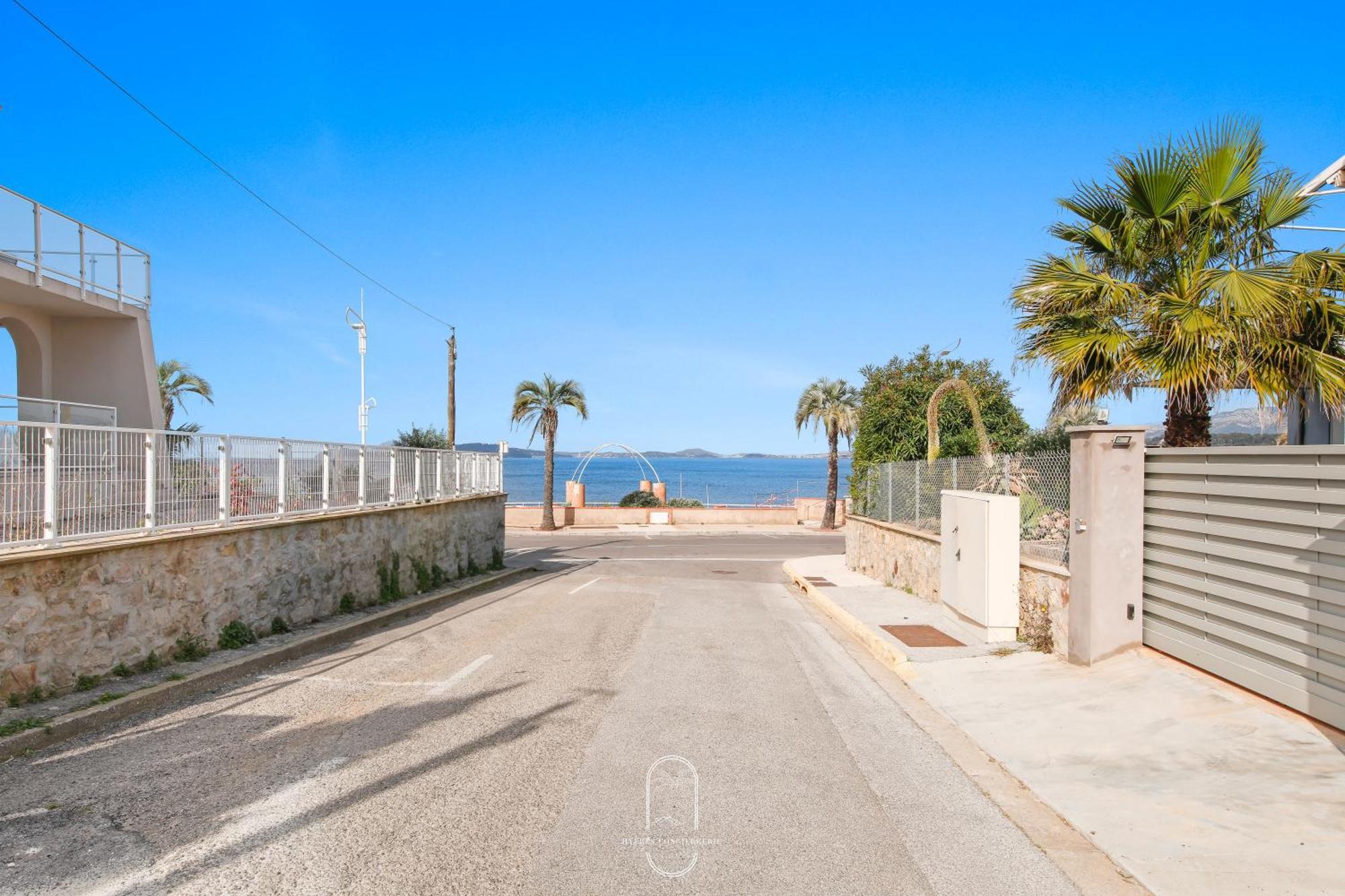 Villa Antoine Appartement Rdj Vue Mer Clim Wifi Parking Plage 50M La Garonne Le Pradet Extérieur photo