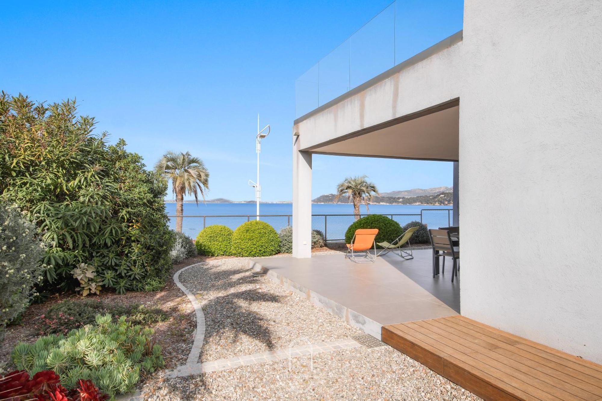 Villa Antoine Appartement Rdj Vue Mer Clim Wifi Parking Plage 50M La Garonne Le Pradet Extérieur photo