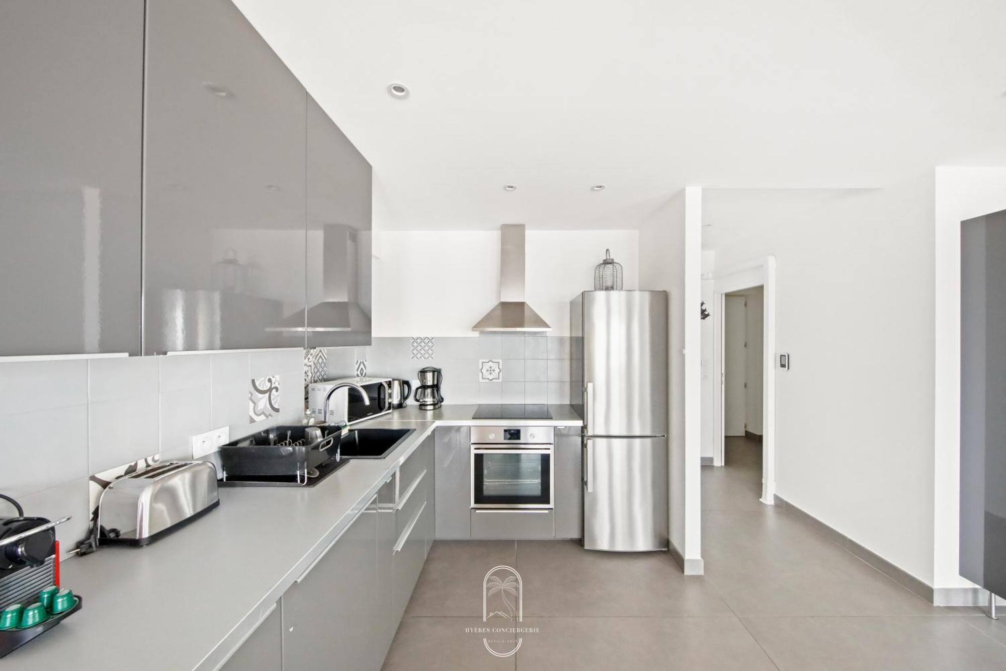 Villa Antoine Appartement Rdj Vue Mer Clim Wifi Parking Plage 50M La Garonne Le Pradet Extérieur photo