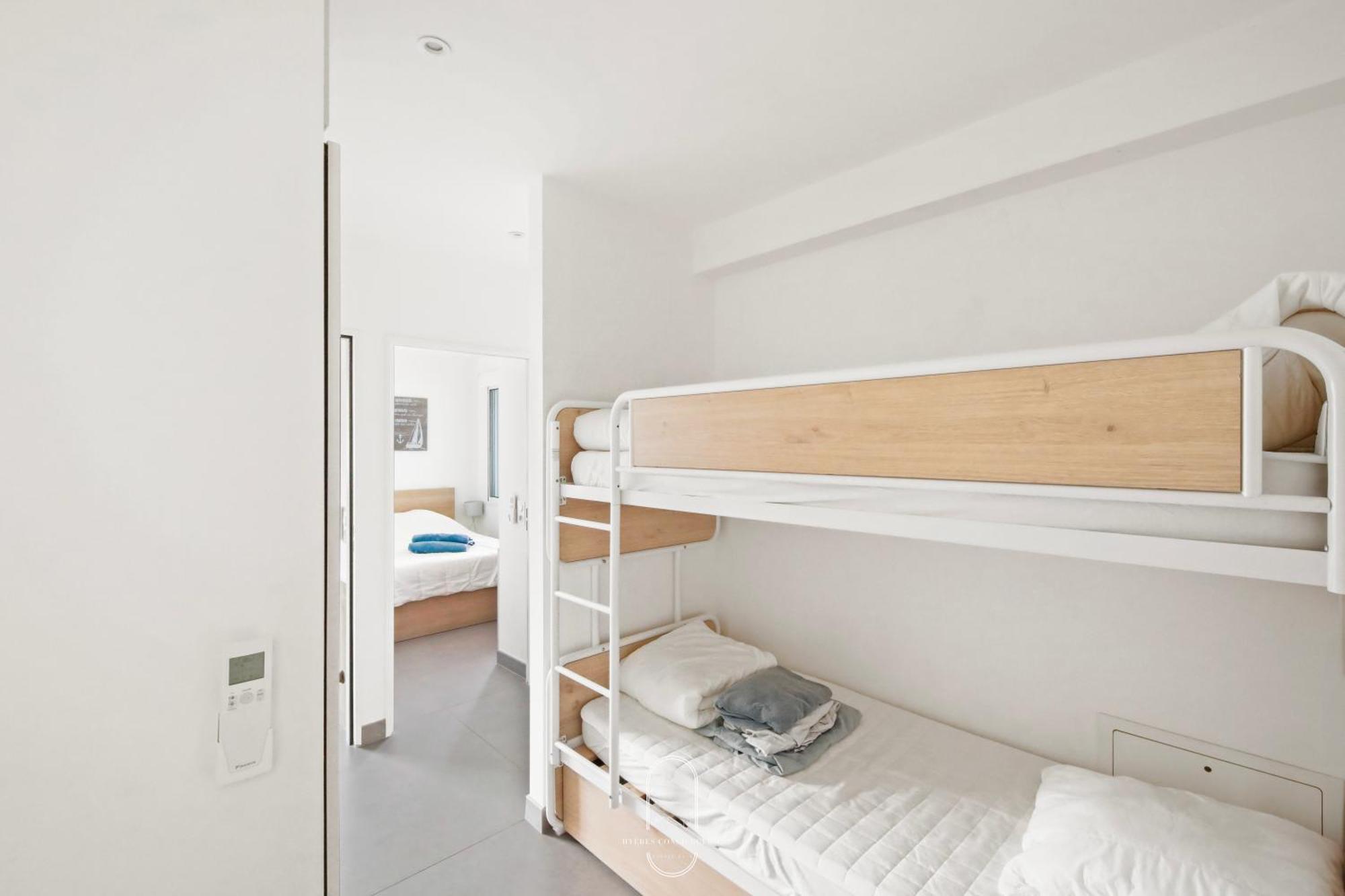 Villa Antoine Appartement Rdj Vue Mer Clim Wifi Parking Plage 50M La Garonne Le Pradet Extérieur photo