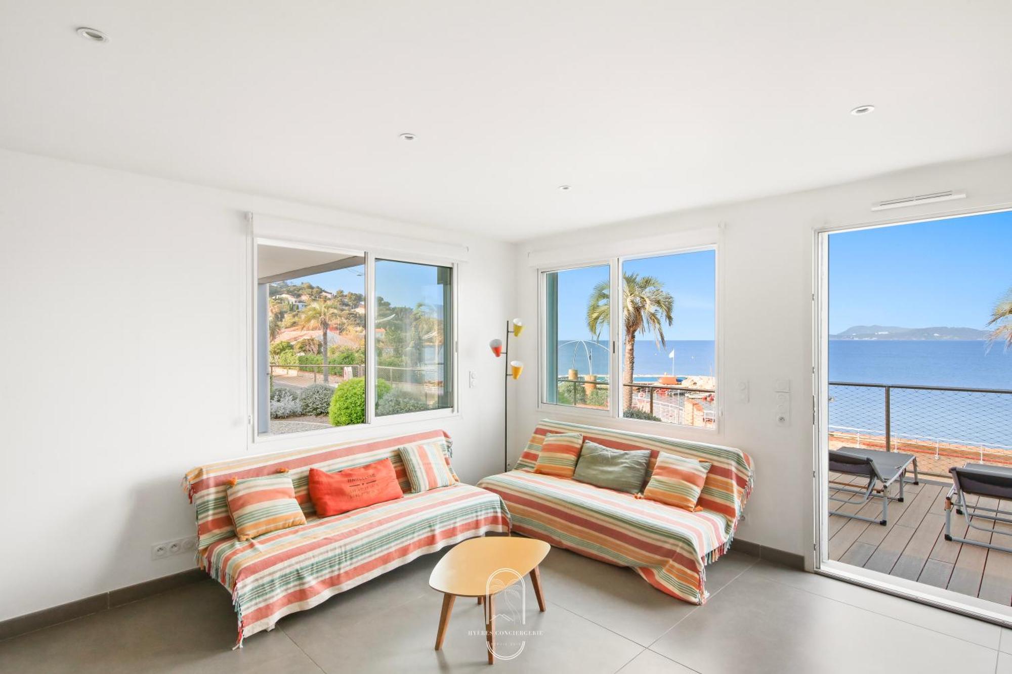 Villa Antoine Appartement Rdj Vue Mer Clim Wifi Parking Plage 50M La Garonne Le Pradet Extérieur photo